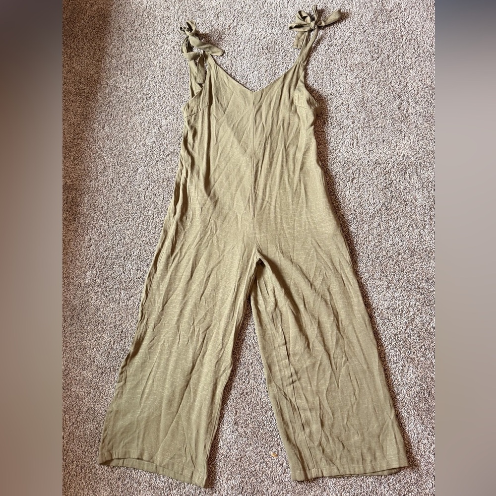 NWOT - Women's Olive Green one piece Jumpsuit